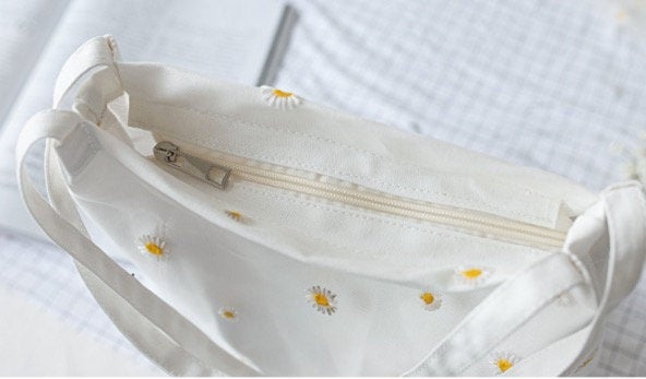 Retro Aesthetic Embroidered Daisy Tote Bag - Obsession Designs Co.